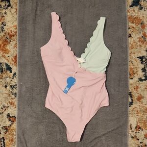 Cupshe Scalloped One-Piece Swimsuit